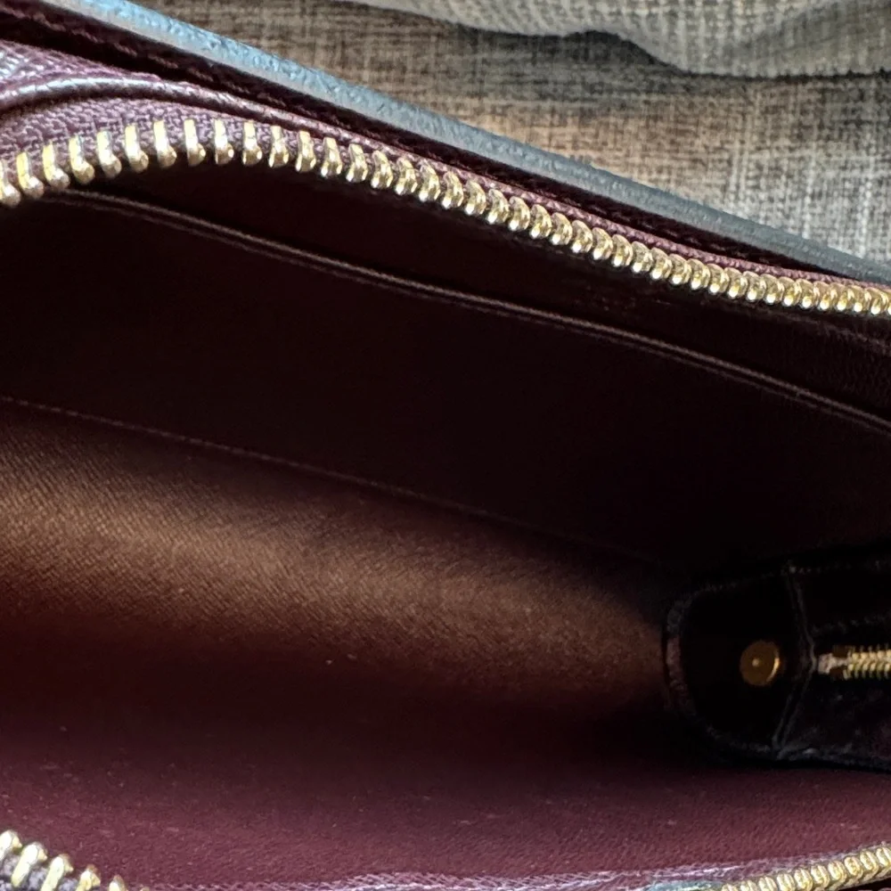 Louis Vuitton Burgundy Women’s Clutch